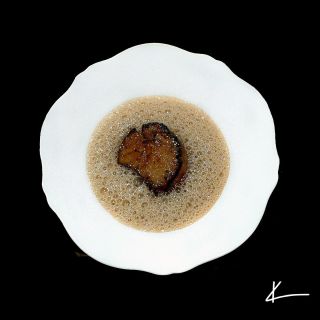 From our test kitchen… grilled Hokkaido scallop, caramelized cream and white miso ✨ • Z naší testovací kuchyně… Hokkaido...